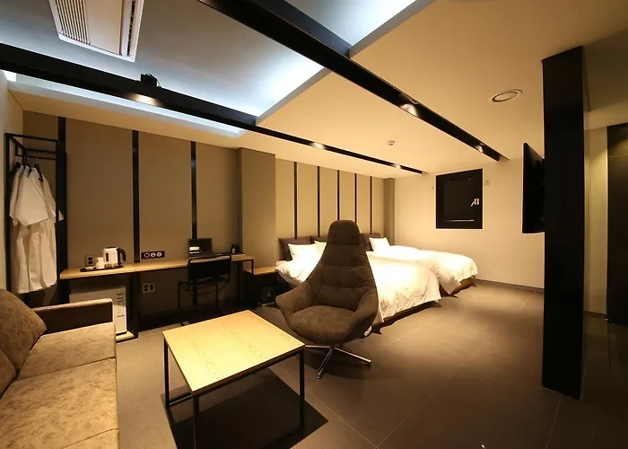 Отель Yeoubi Songjeong 3*